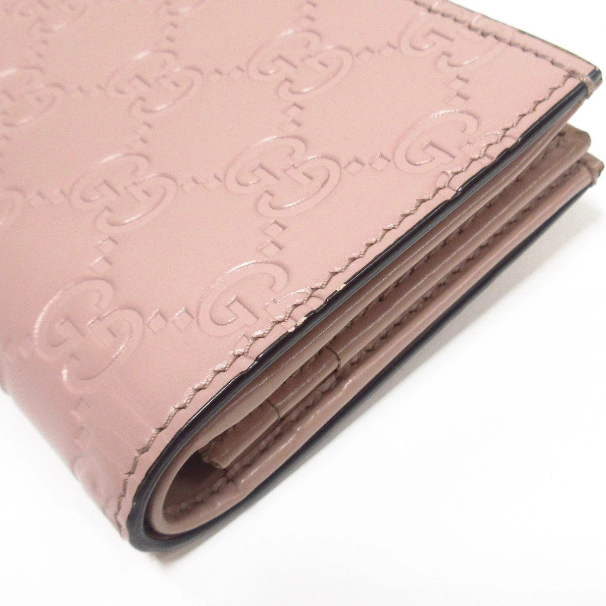 Pre-Owned Gucci Bowie Guccissma Leather Bifold Card Case (Blush) GUC.S.1014