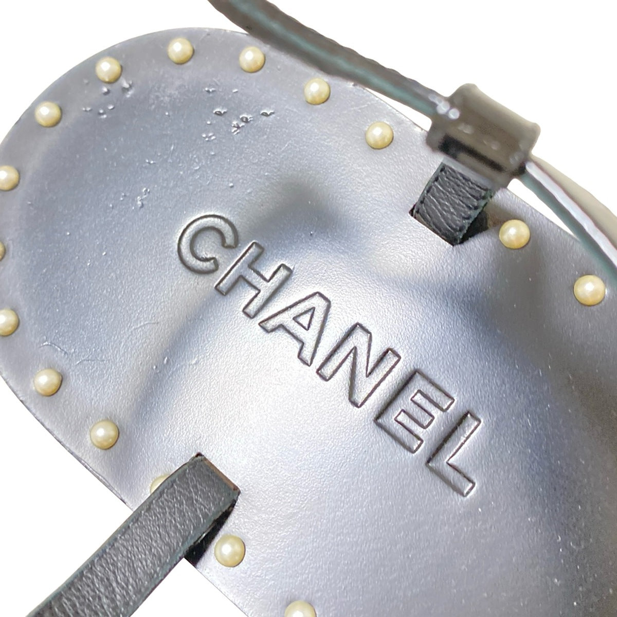 Pre-Owned Chanel Pearl Coco Patent Leather Sandals 37.5C with Box