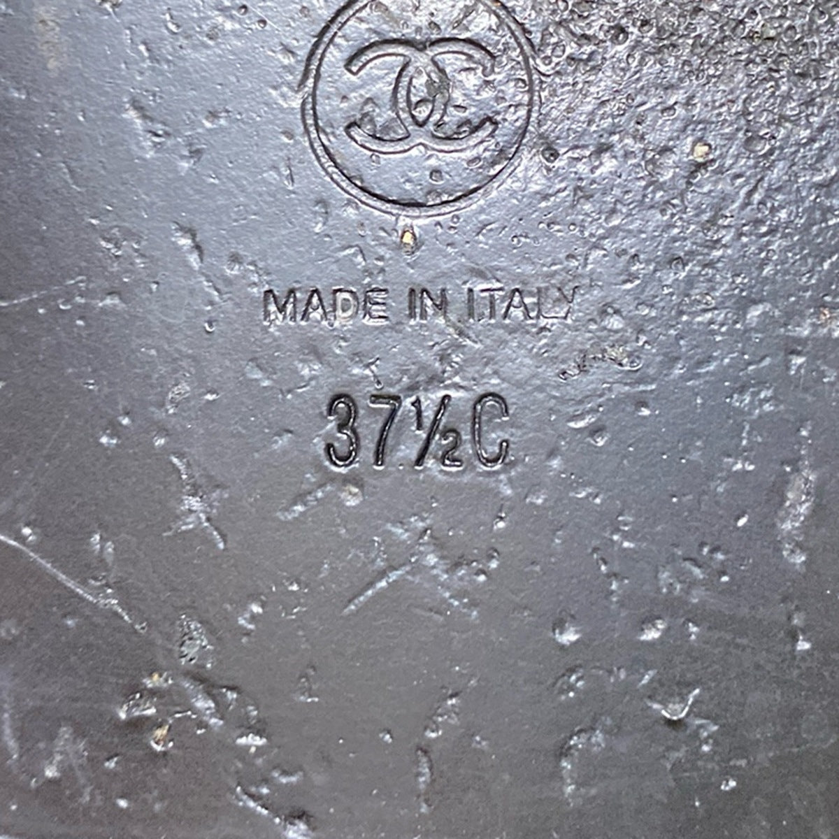 Pre-Owned Chanel Pearl Coco Patent Leather Sandals 37.5C with Box