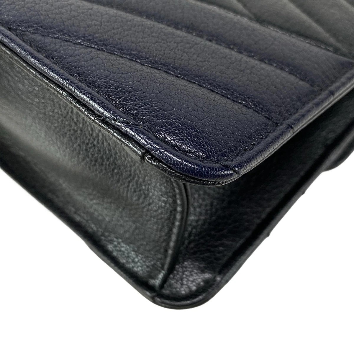 Pre-Owned Chanel 2.55 V-Stitching Gabriel Goatskin Flap Shoulder Bag (Navy & Black)