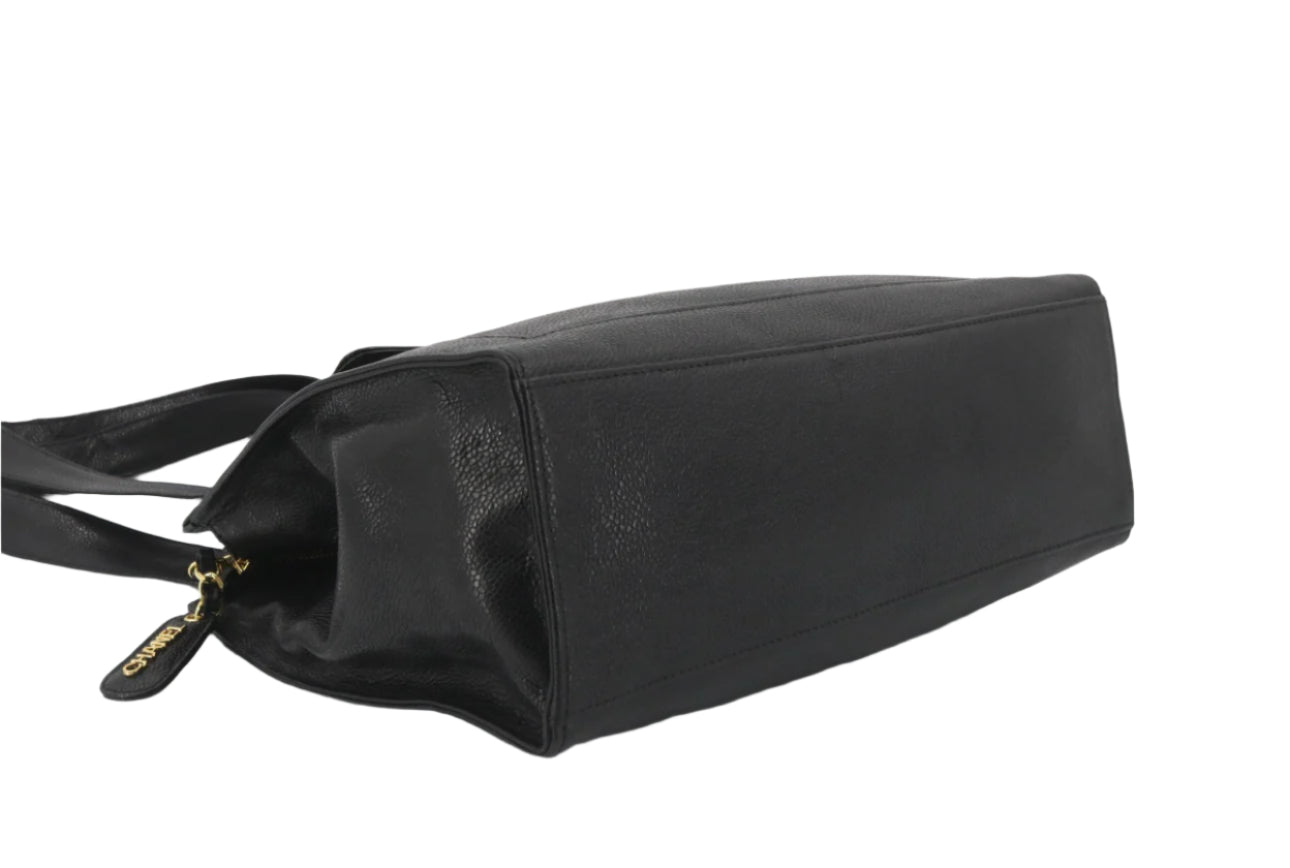 Pre-Owned Chanel Vintage Shopper with Turn Lock Caviar Leather Tote