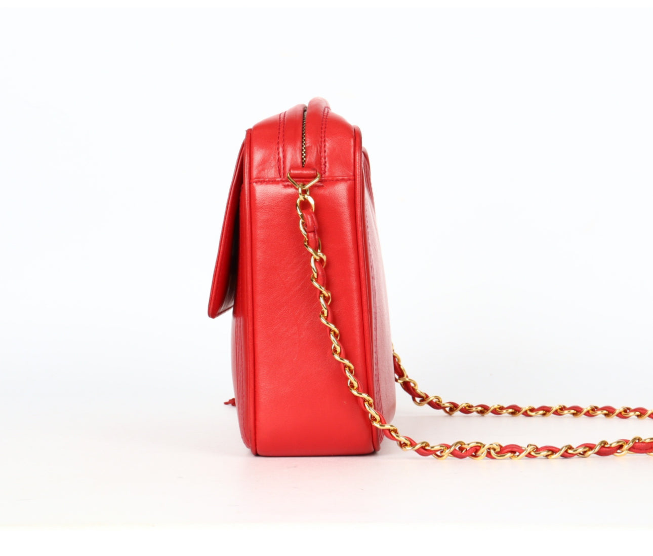 Pre-Owned Chanel Vintage Coco Mark Small Fringe Lambskin Leather Camera Bag (Red)