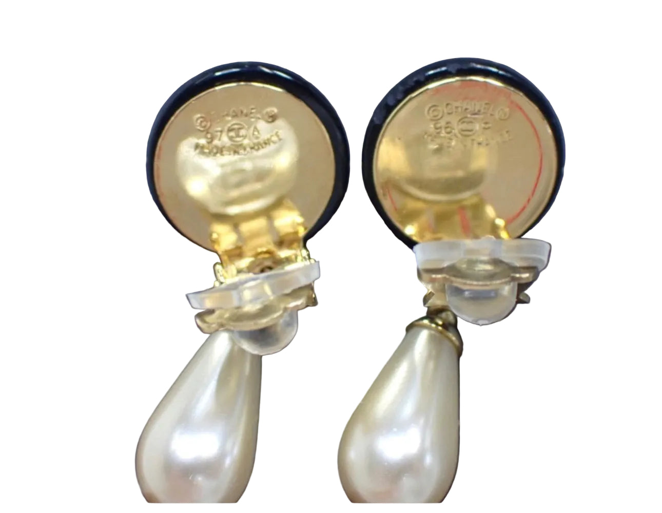 Pre-Owned Chanel CC Pearl Drop Vintage Clip On Earrings CHA.J.1113