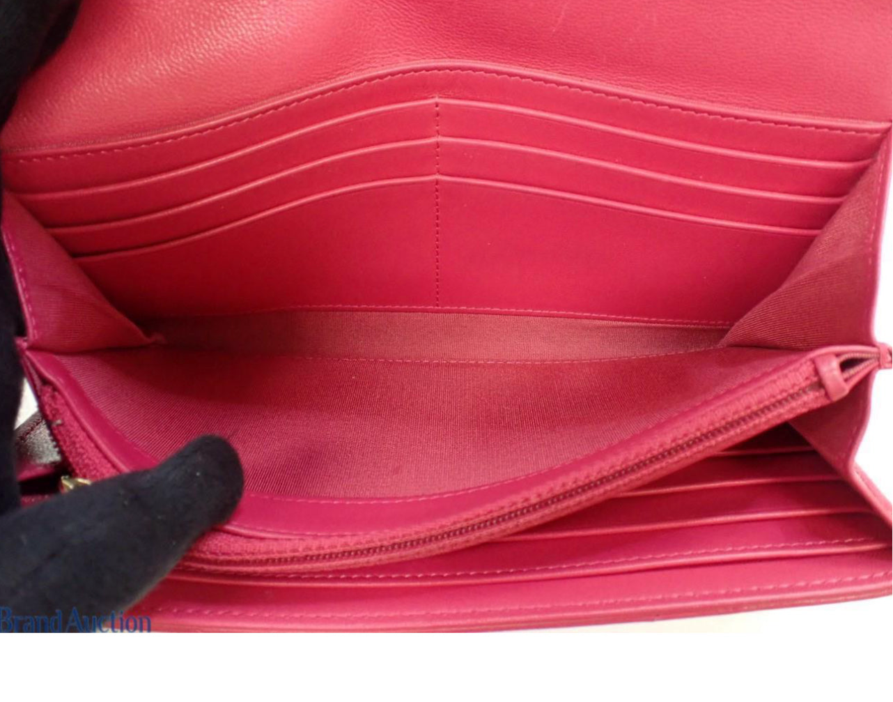 Pre-Owned Chanel 19 Long Wallet Lambskin Leather (Berry)