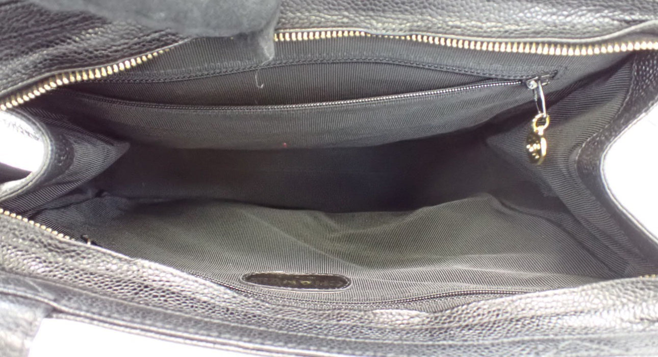 Pre-Owned Chanel Vintage Shopper with Turn Lock Caviar Leather Tote