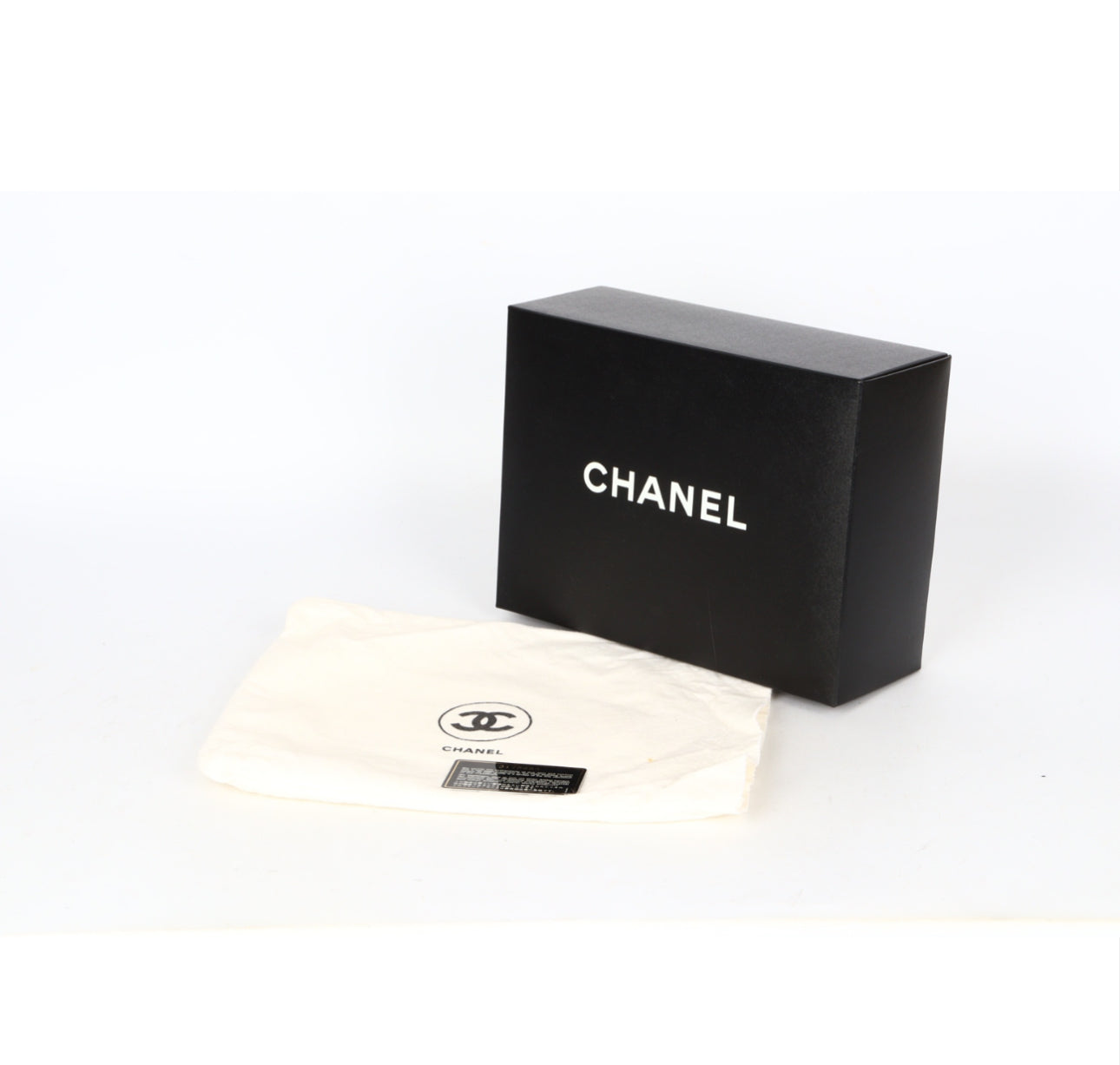 Pre-Owned Chanel Vintage Coco Mark Small Fringe Lambskin Leather Camera Bag (Red)