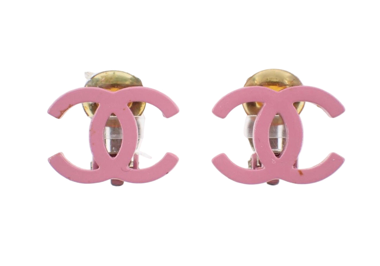 Pre-Owned Chanel Resin Pink Coco Mark Clip On Earrings 2004 CHA.J.1032