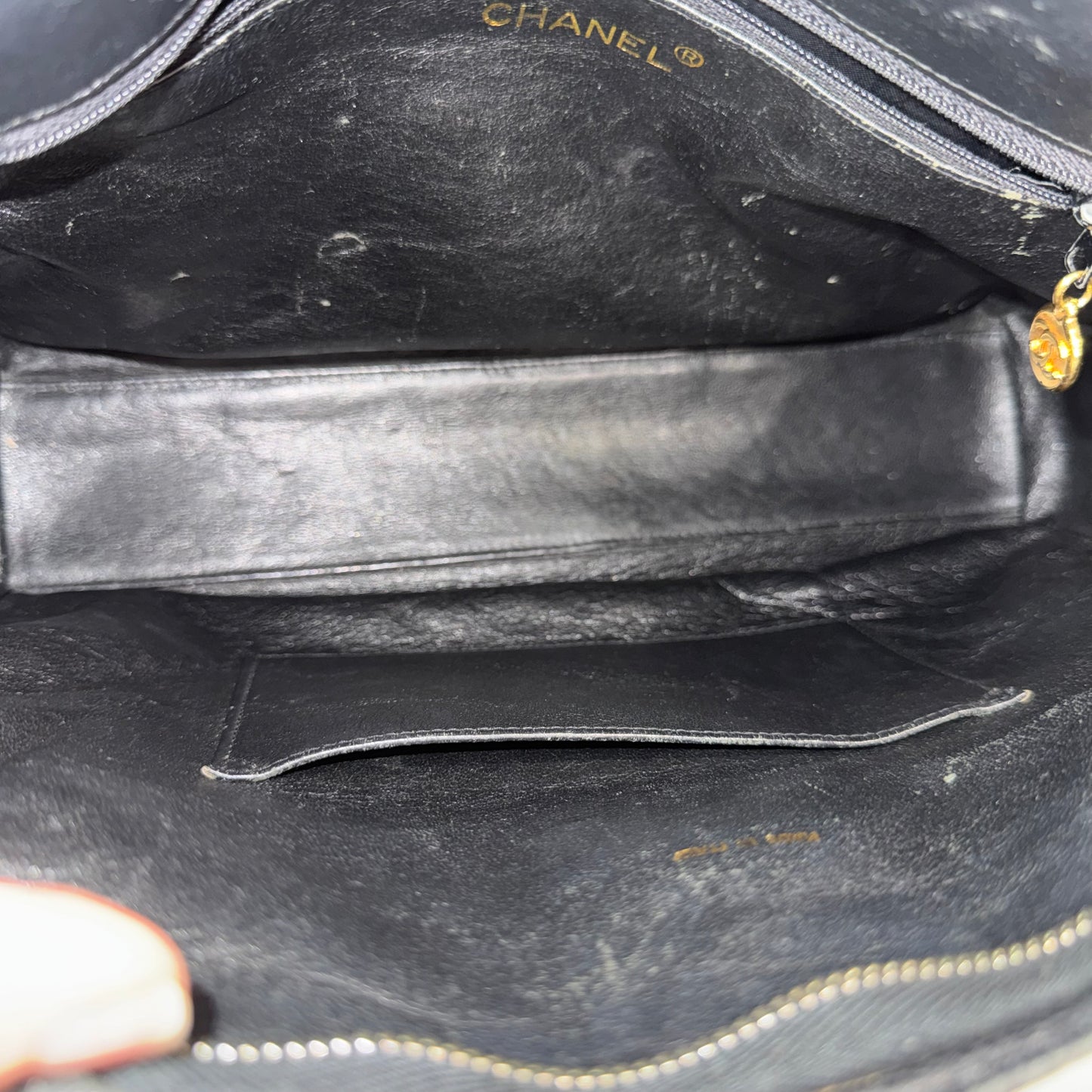 Pre-Owned Chanel Vintage Coco 3 Series Large Caviar Leather Camera Bag (Black) CHA.B.1022