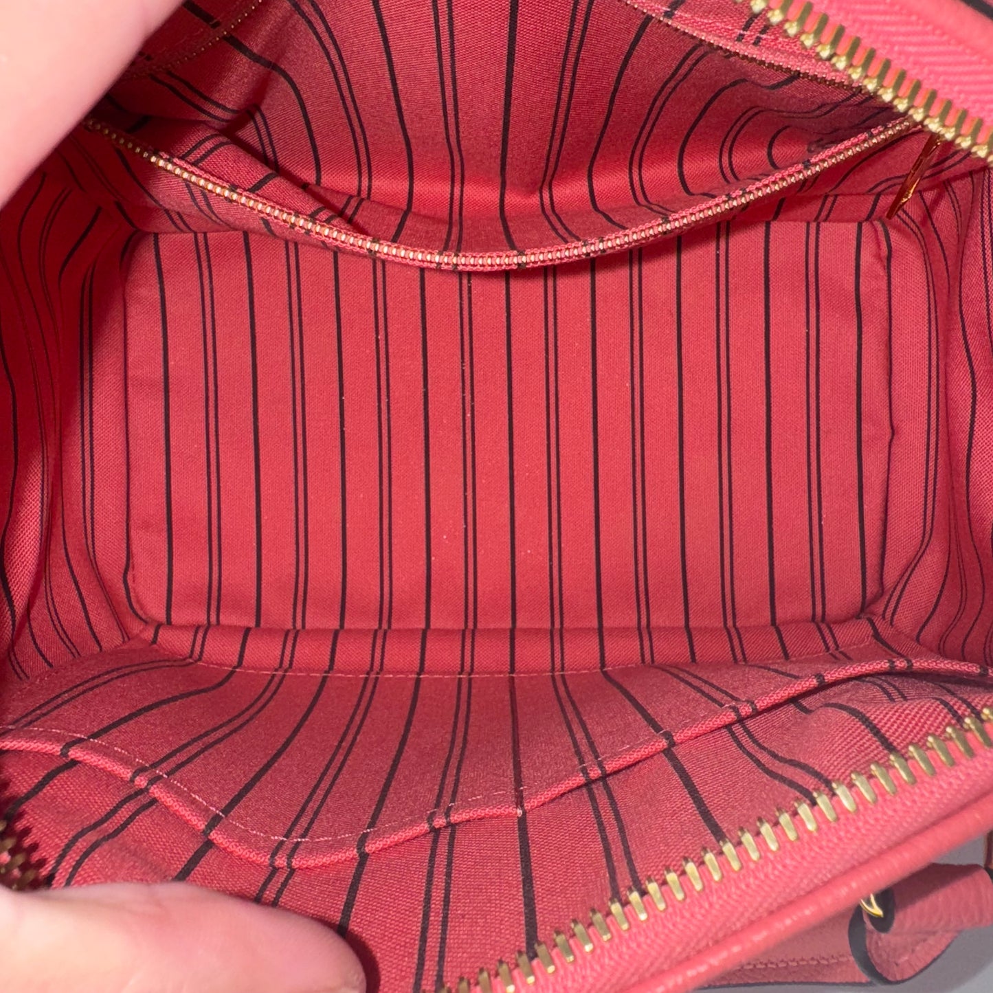 Pre-Owned Louis Vuitton Speedy 25 Empreinte Leather Bandolier Crossbody (Pink) LOU.B.1095