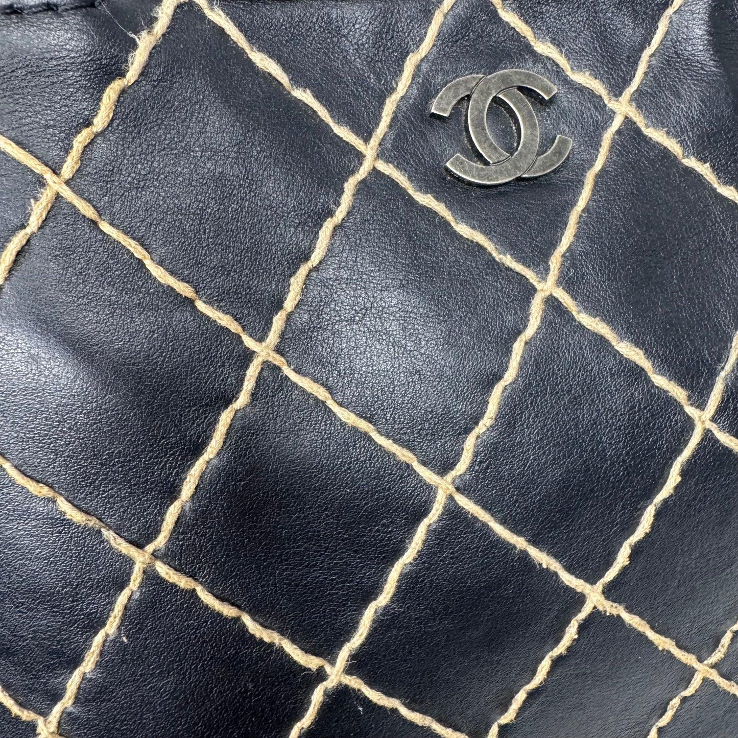 Pre-Owned Chanel Wild Stitch Lambskin Medium Tote Bag (Black) CHA.B.1026