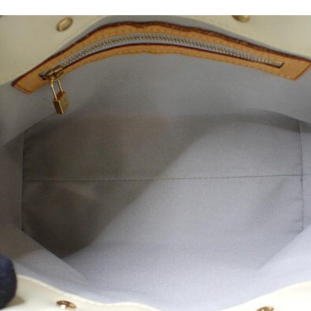 Pre-Owned Louis Vuitton Reade Vernis Leather Top Handle Bag (Pearl) LOU.B.1094