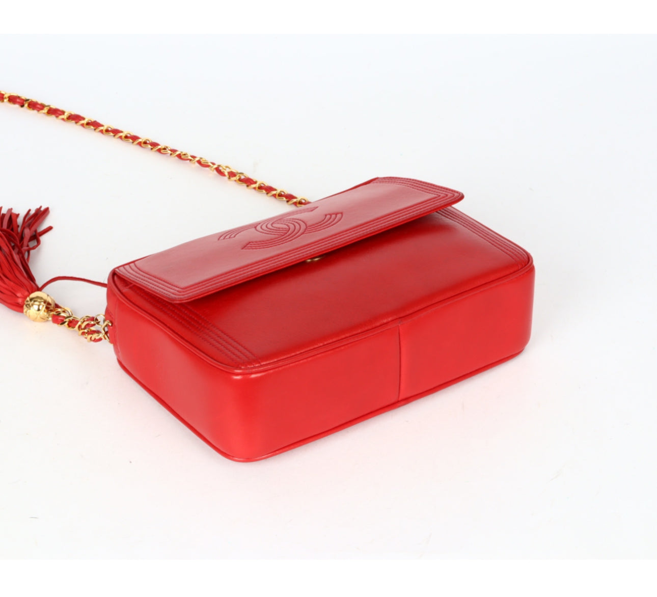 Pre-Owned Chanel Vintage Coco Mark Small Fringe Lambskin Leather Camera Bag (Red)