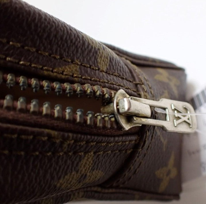 Pre-owned Louis Vuitton Trousse Toilette 23 Monogram Canvas Cosmetic Bag-LOU.T.1025