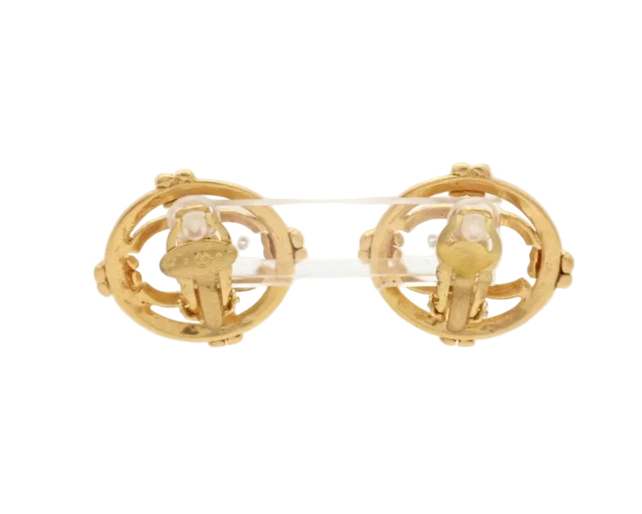 Pre-Owned Chanel Vintage CC Large Medallion Clip On Earrings CHA.J.1121