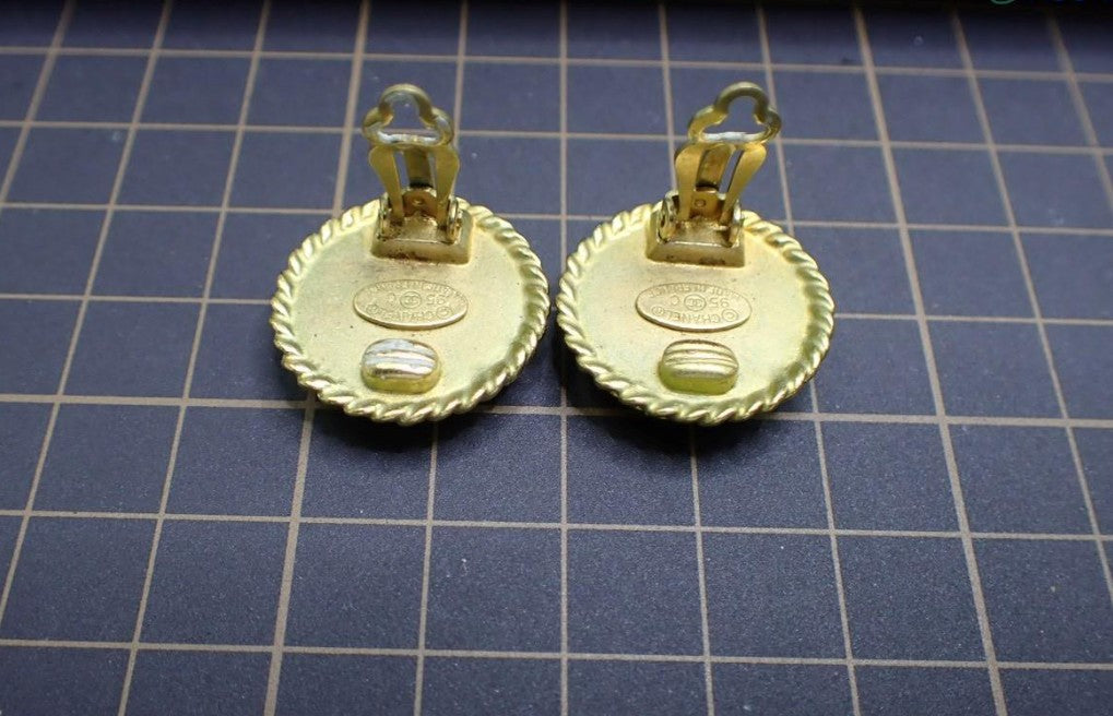 Pre-Owned Chanel Vintage Coco Mark Gold & Black Rope Edge 95' Clip On Earrings CHA.J.1133