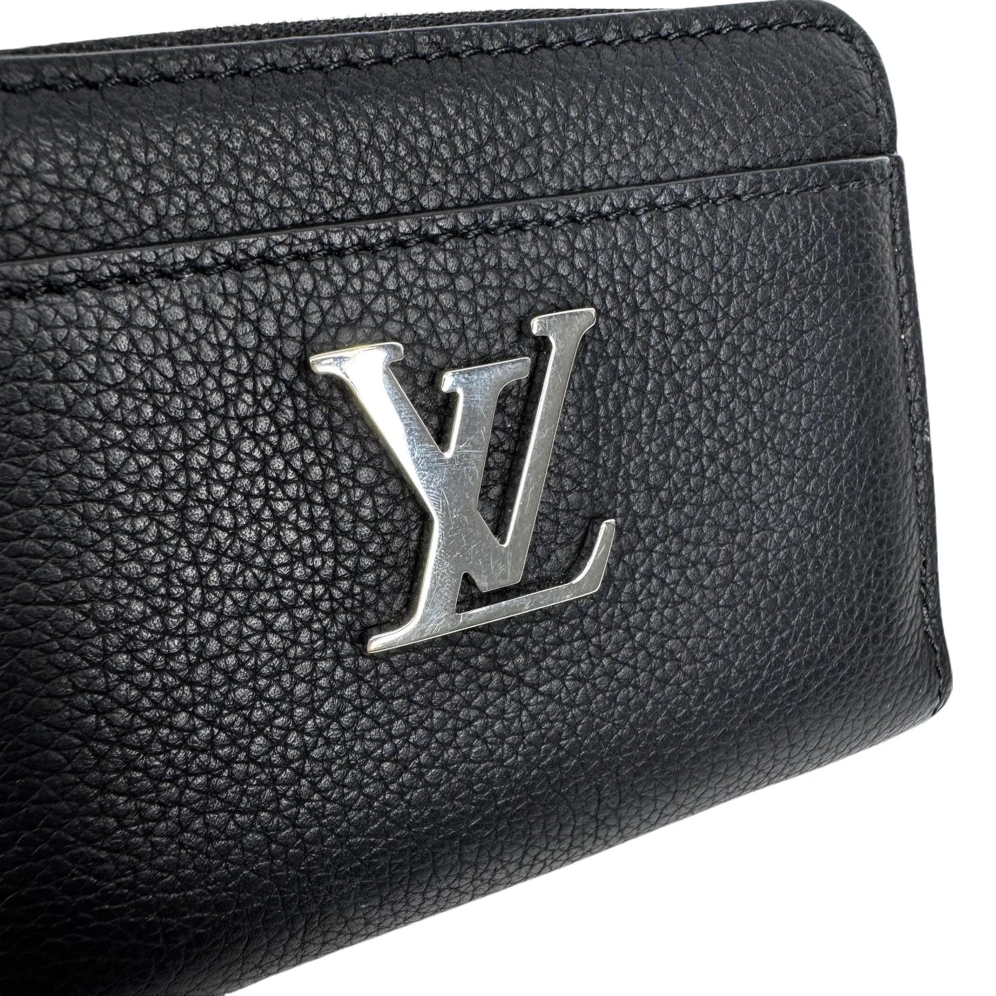 Pre-Owned Louis Vuitton LockMe Leather Wallet (black))- LOU.S.1254
