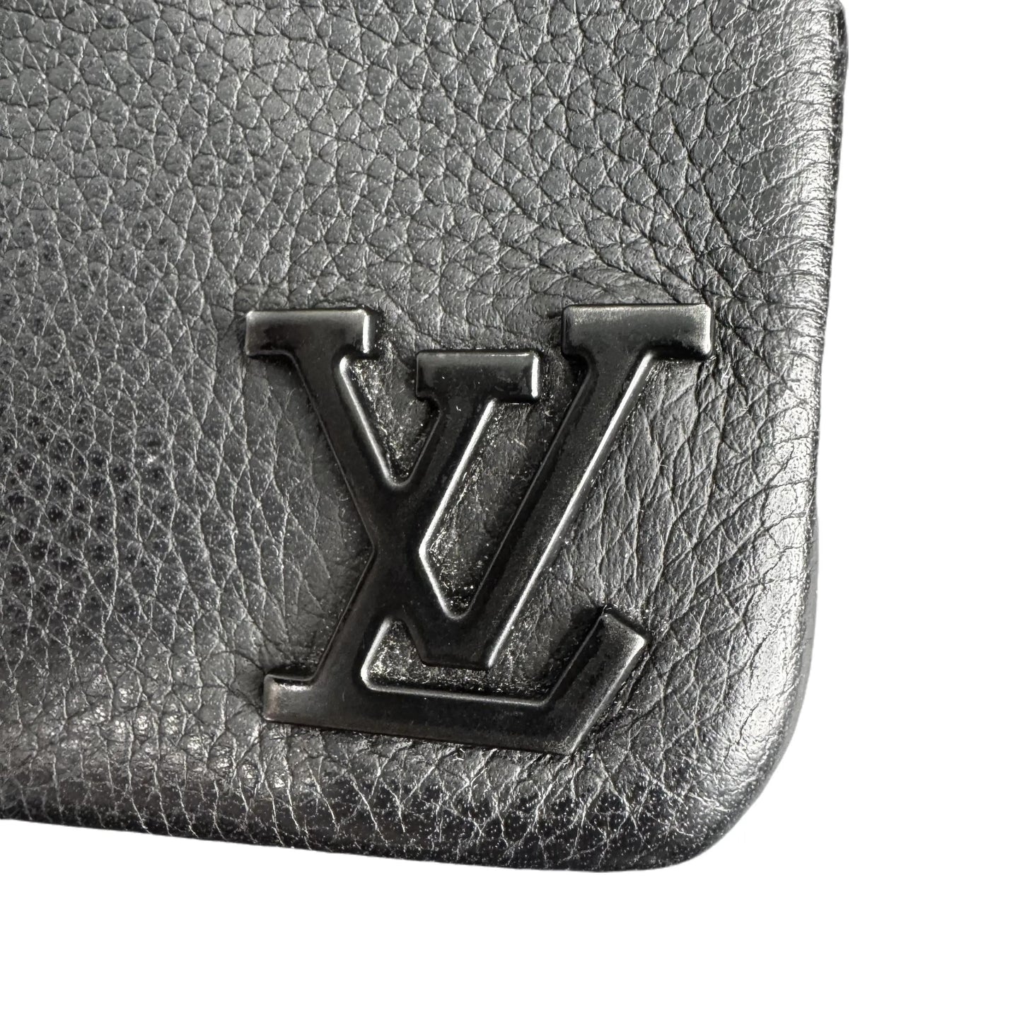 Preowned Louis Vuitton Pochette Cle Aerogram Leather (Black) LOU.S.1247