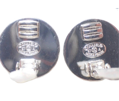 Pre-Owned Chanel CC Medallion Silver Turn Lock 1997 Clip On Earrings CHA.J.1120