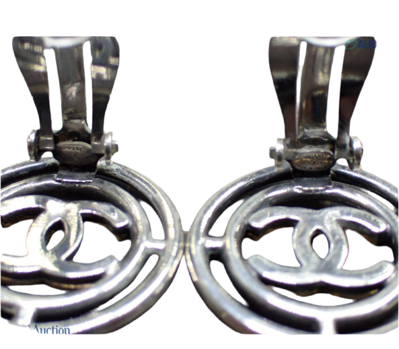 Pre-Owned Chanel Icon Series Silver & Gold Circle Medallion Clip On Earrings