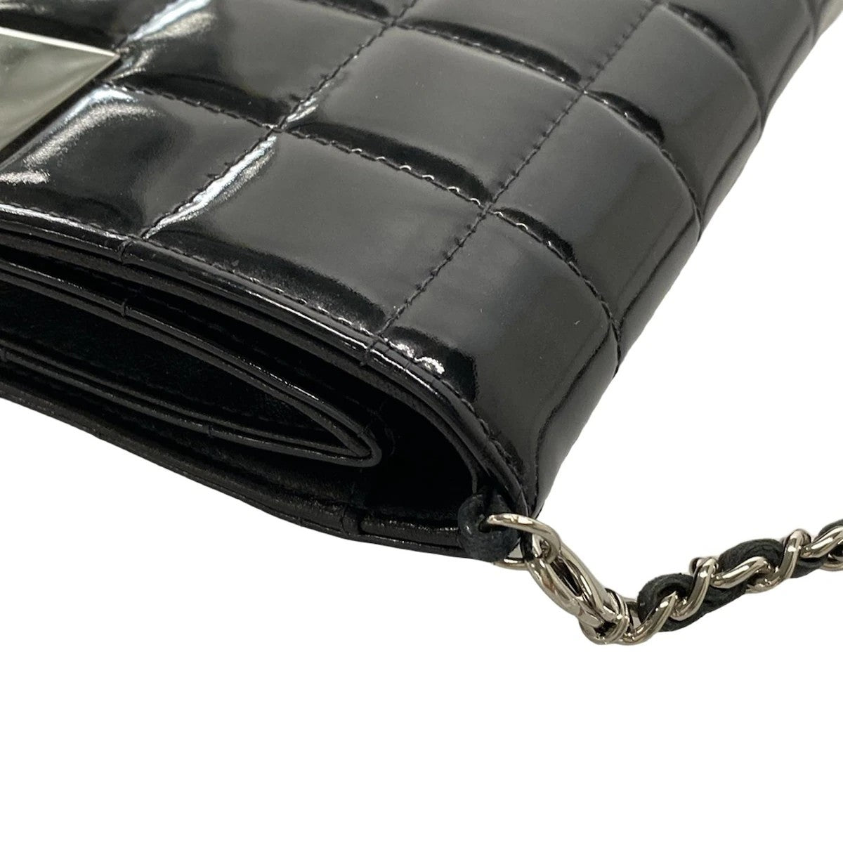 Pre-Owned Chanel Chocolate Bar Wallet on Chain Patent Leather Shoulder Bag (Black)