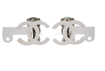 Pre-Owned Chanel Resin White Coco Mark Clip On Earrings