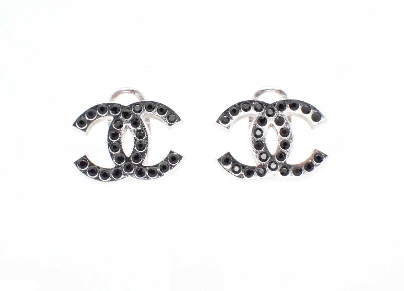 Pre-owned Chanel 02’ Silver & Black Stone Coco Mark Clip On Earrings CHA.J.1093