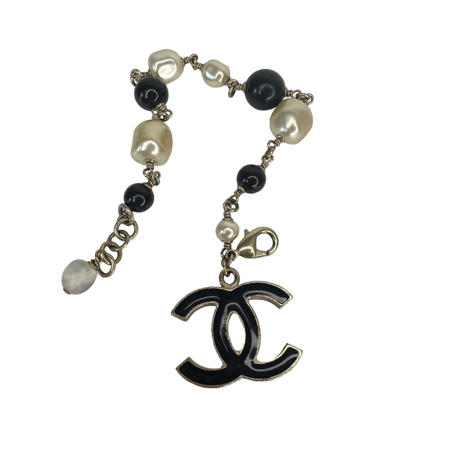 Pre-Owned Chanel 2012 Black and Pearl Bracelet CHA.J.1140