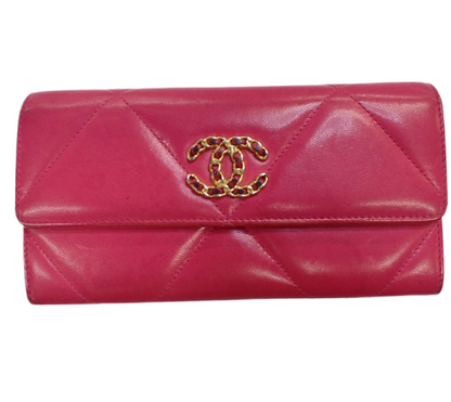 Pre-Owned Chanel 19 Long Wallet Lambskin Leather (Berry)