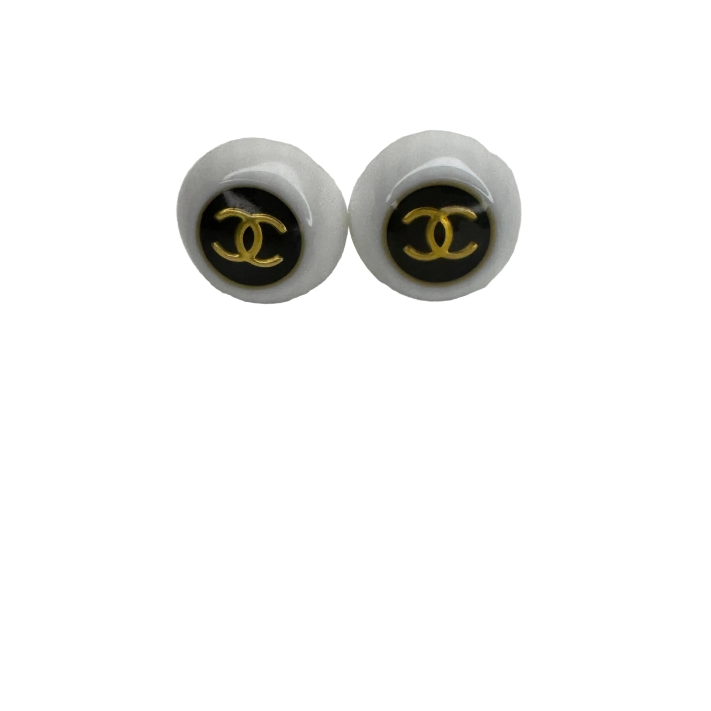 Pre-Owned Chanel Vintage Button Coco Mark White & Black Clip On Earrings 1996 CHA.J.1034