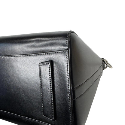 Pre-Owned Givenchy Shiny Antigona Large Shoulder Bag GIV.B.1000