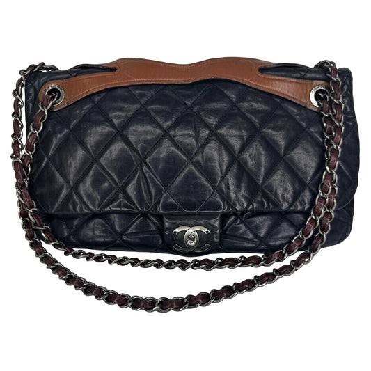 Pre-Owned Chanel In The Mix Medium Iridescent Leather Shoulder Bag  CHA.B.1027