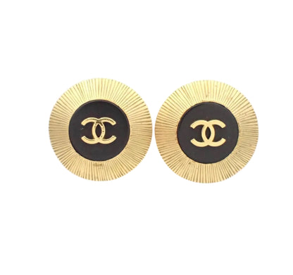 Pre-owned Chanel 95’ Medallion Round Clip Ons CHA.J.1080