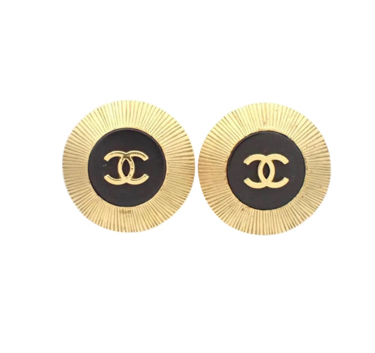 Pre-owned Chanel 95’ Medallion Round Clip Ons CHA.J.1080