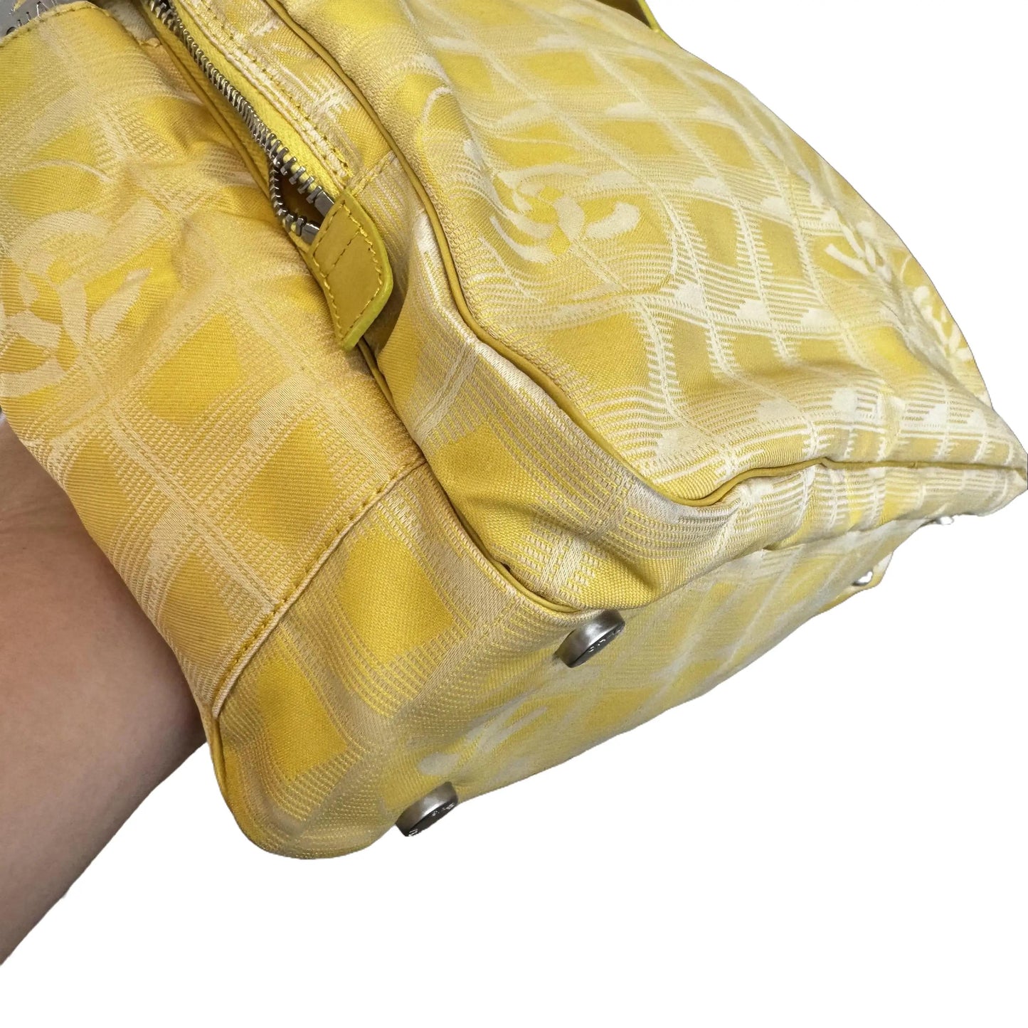 Pre-Owned Chanel New Travel Line Yellow Zip Around Tote CHA.B.1028