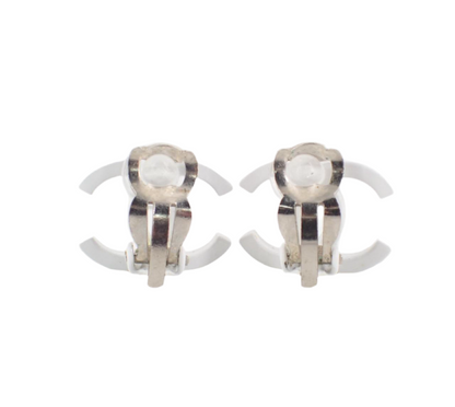 Pre-Owned Chanel Resin White Coco Mark Clip On Earrings 2004