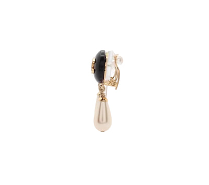 Pre-Owned Chanel CC Pearl Drop Vintage Clip On Earrings CHA.J.1113