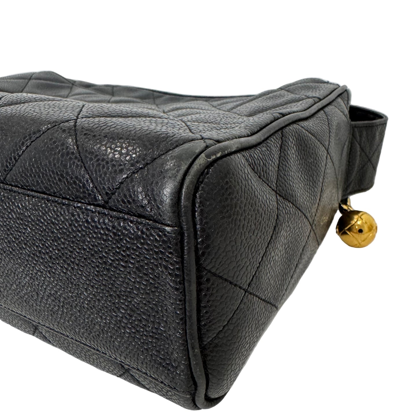 Pre-Owned Chanel Vintage Coco 3 Series Large Caviar Leather Camera Bag (Black) CHA.B.1022