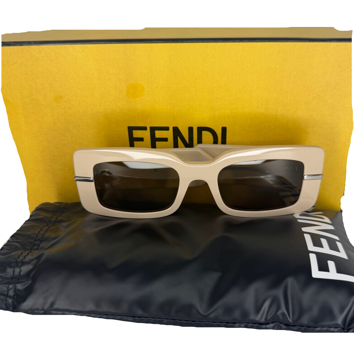 Pre-Owned Fendi Fendigraphy Beige Sunglasses FEN.A.1004
