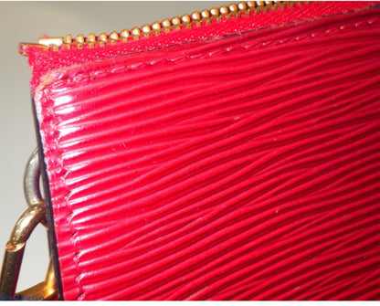Pre-Owned Louis Vuitton Pochette Accessories Epi Leather Shoulder Bag (Red) LOU.B.1151