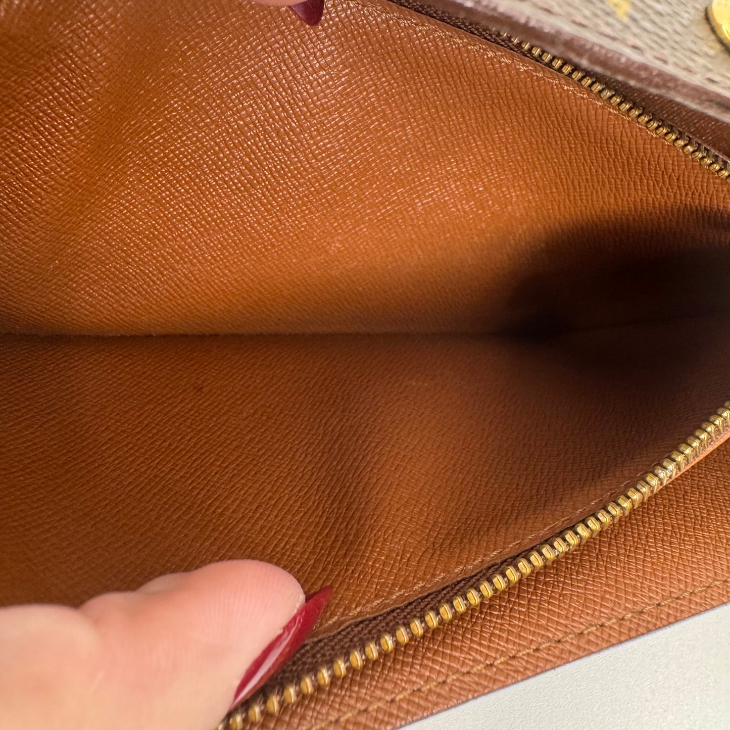 Pre-Owned Louis Vuitton Sarah Monogram Long Wallet (Old Model) LOU.S.1175