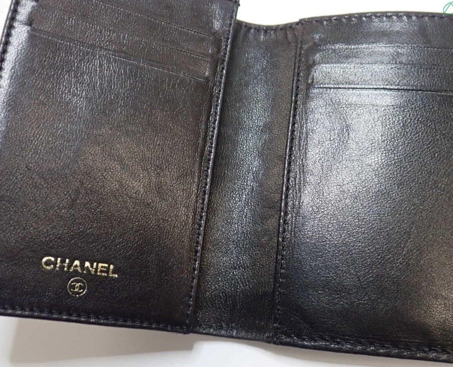 Pre-Owned Chanel Trifold Coco Mark Medium Wallet Caviar Leather (Black) CHA.S.1011
