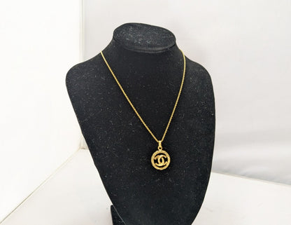 Pre-Owned Chanel Coco Mark Gold Plated Necklace CHA.J.1037