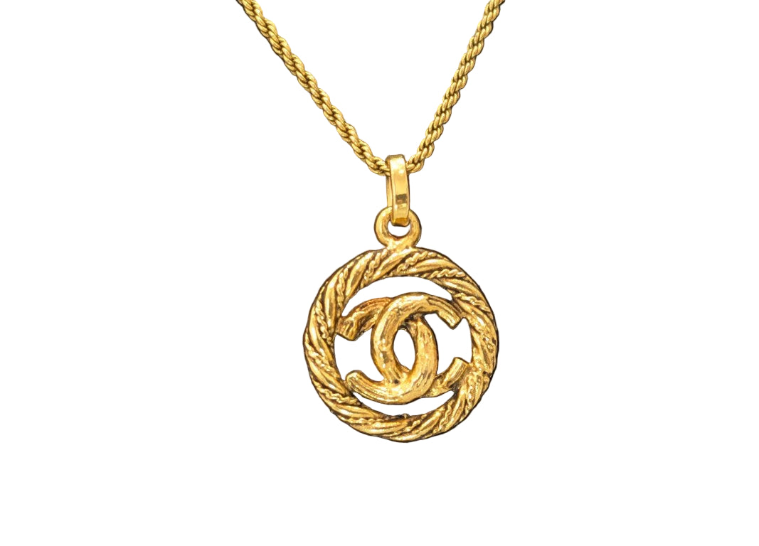 Pre-Owned Chanel Coco Mark Medallion Gold Plated Necklace CHA.J.1152