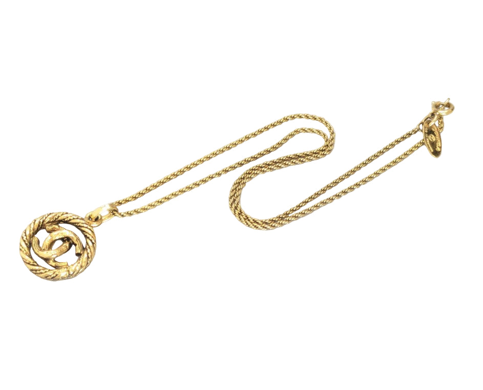 Pre-Owned Chanel Coco Mark Medallion Gold Plated Necklace CHA.J.1152