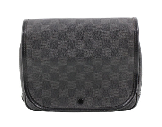 Pre-Owned Louis Vuitton Truth Hanging Toiletry Kit LOU.T.1024