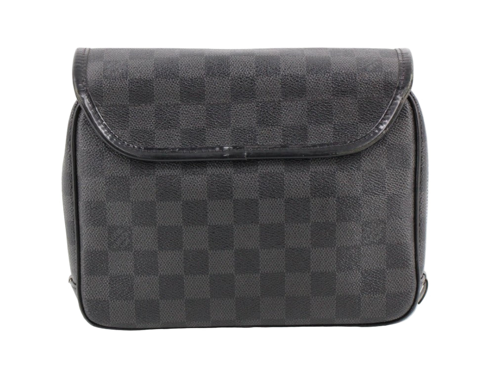 Pre-Owned Louis Vuitton Truth Hanging Toiletry Kit LOU.T.1024