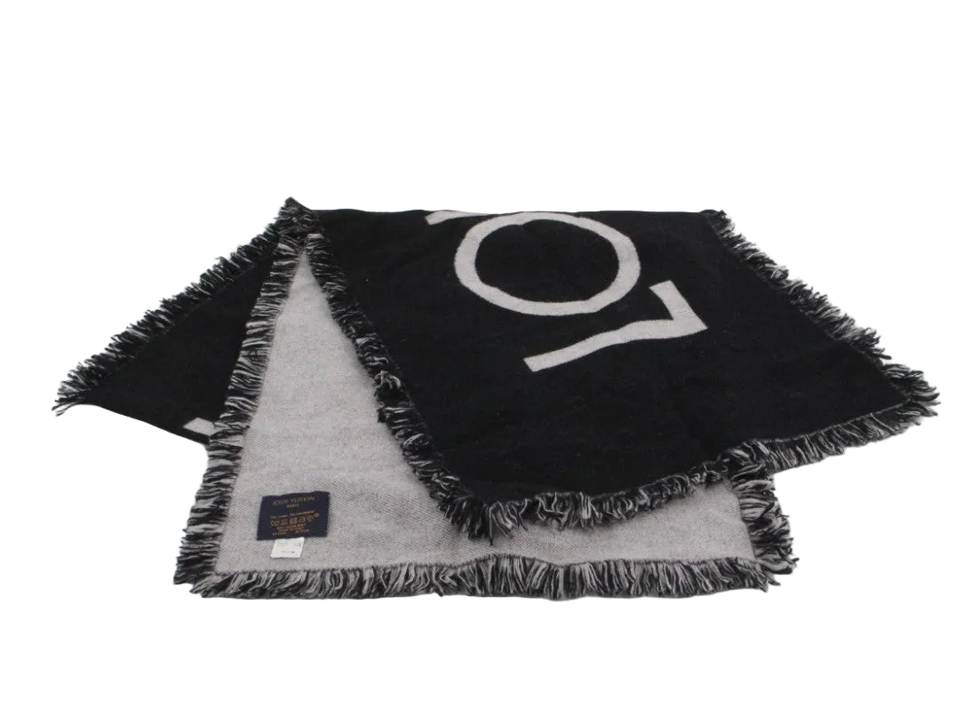 Pre-Owned Louis Vuitton Black & Gray Wool/ Cashmere Scarf LOU.A.1018
