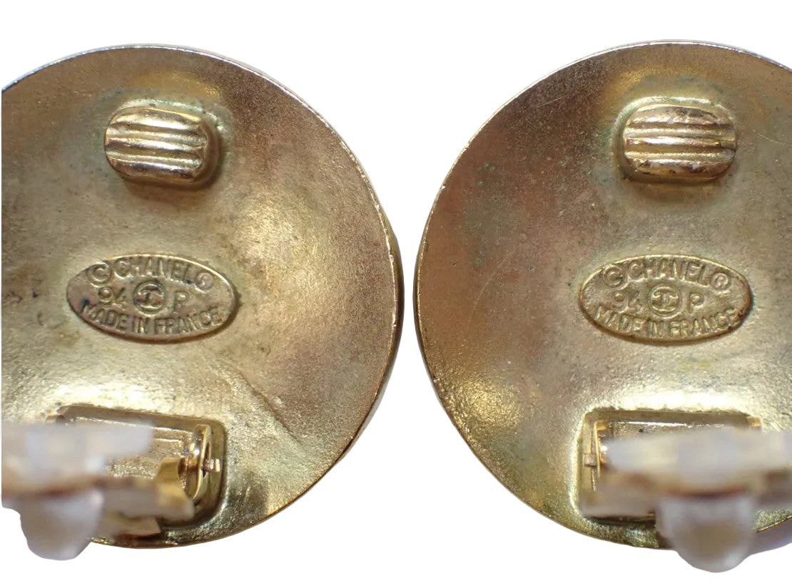 Pre-Owned Chanel 1994 Gold w/ Black Clip On Earrings CHA.J.1098