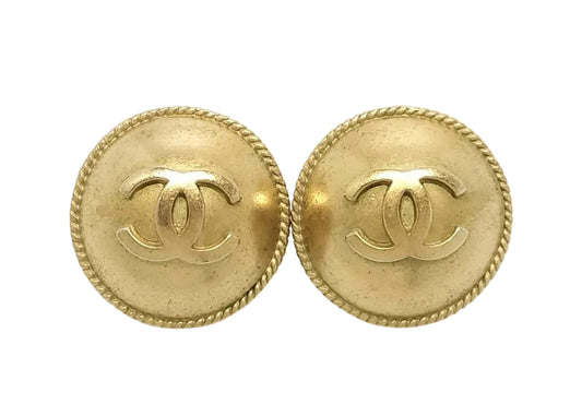 Pre-Owned Chanel 1994 Gold Round Hallow Back Clip On Earrings CHA.J.1103