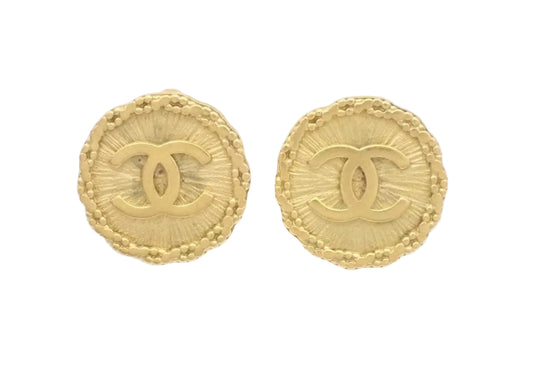 Pre-Owned Chanel Vintage Gold Coin 1995 Clip On Earrings CHA.J.1105